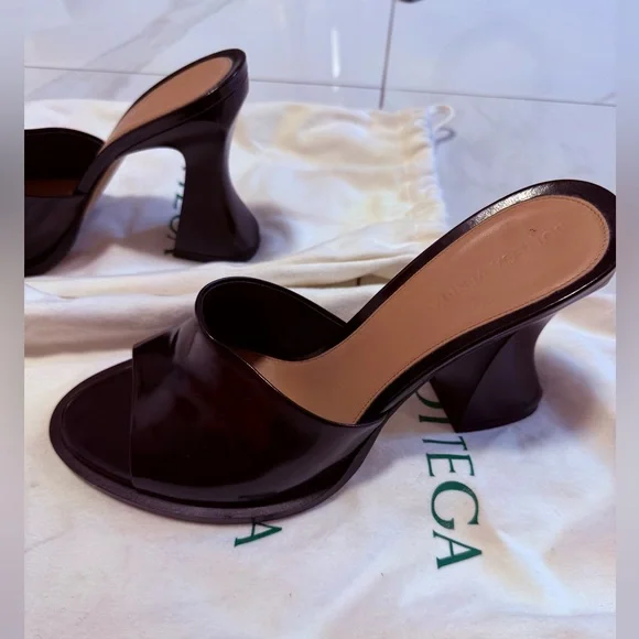 BRAND NEW Bottega Veneta Black Women's Sandals - Picture 10 of 11